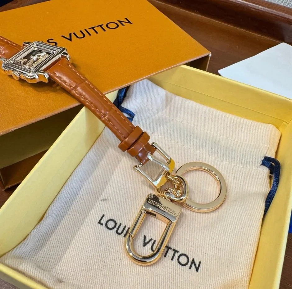 1787202907210586.webp LV Watch キーホルダー バッグチャーム レザー ルイ・ヴィトン キーホルダー 偽物