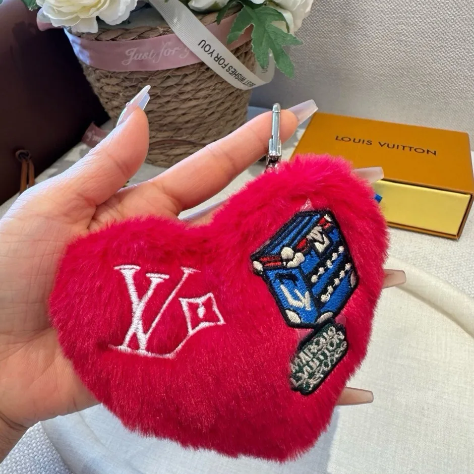M03171 バッグチャーム･LV ラッキー ハート ルイ・ヴィトン キーホルダー 偽物