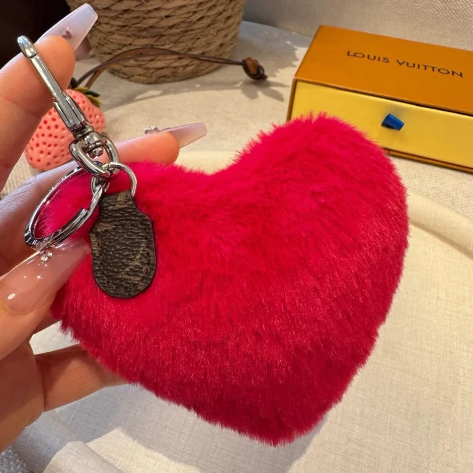 M03171 バッグチャーム･LV ラッキー ハート ルイ・ヴィトン キーホルダー 偽物