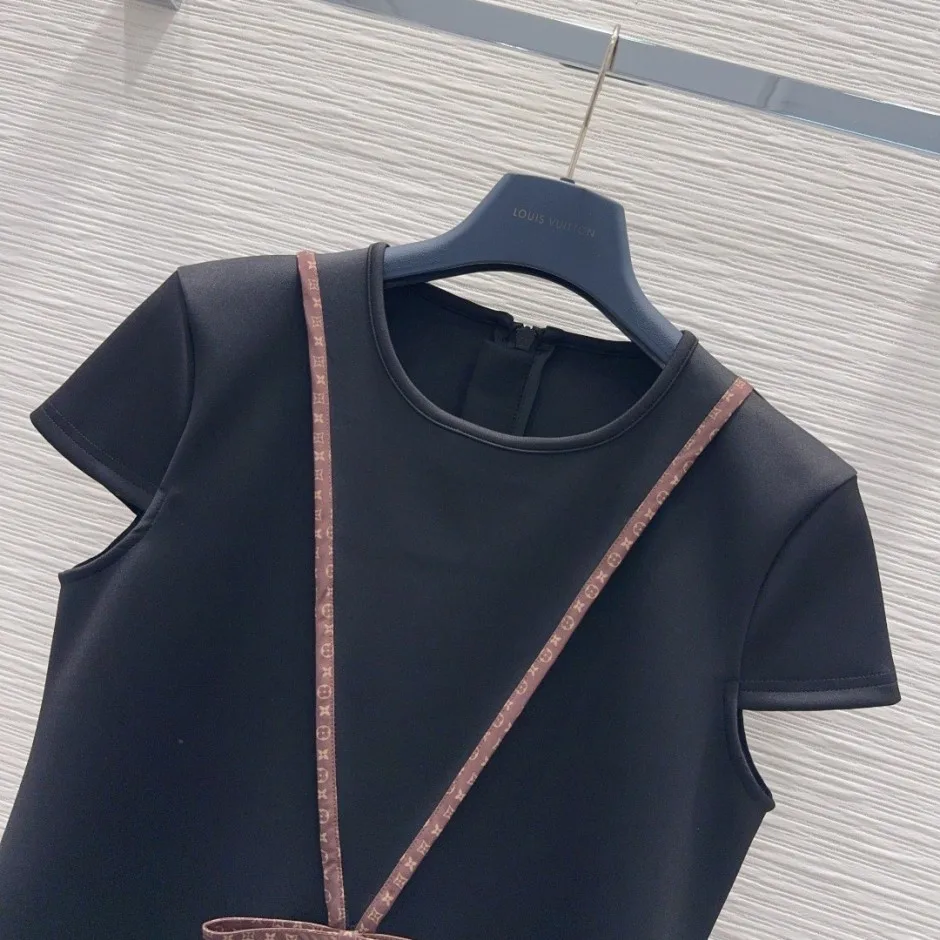 お洒落 モノグラム ボウ トップ ルイ・ヴィトン Tシャツ コピー ブラック
