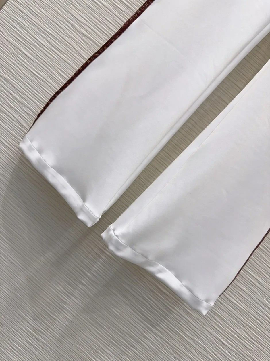 モノグラムアクセント フレアパンツ ルイ・ヴィトン パンツ コピー ホワイト
