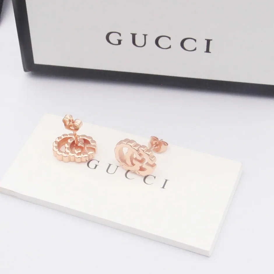 洗練された お洒落 ダブルG ピアス グッチ イヤリング 偽物 合わせやすい