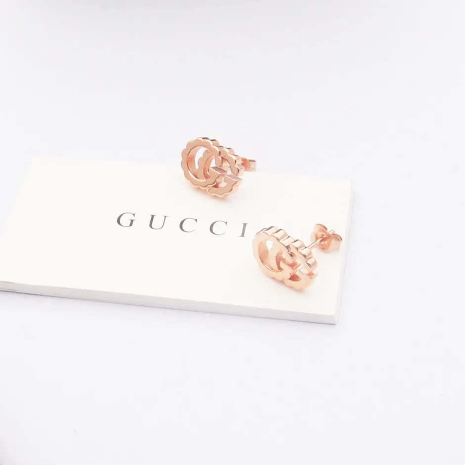 洗練された お洒落 ダブルG ピアス グッチ イヤリング 偽物 合わせやすい