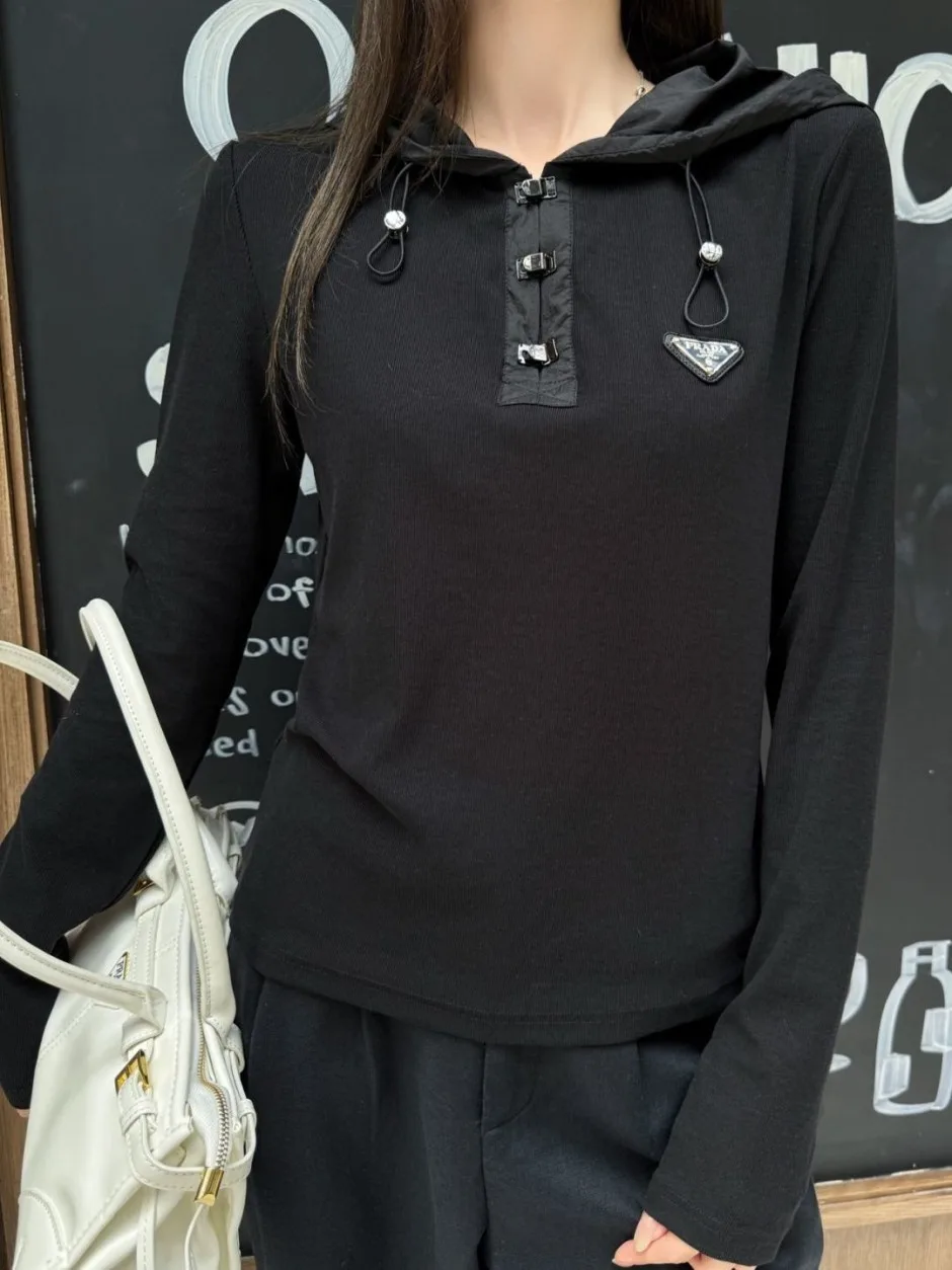 異素材 切り替え フーデッド 長袖カットソープラダ Tシャツ 偽物 ブラック