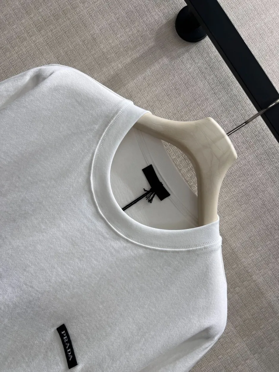 1787999948602244.webp シンプル 合わせやすい プラダ Tシャツ コピー コットン 長袖Tシャツ ホワイト