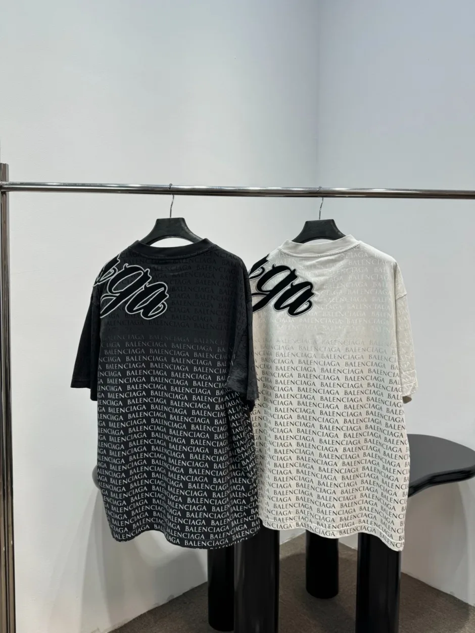 1788081654304617.webp 総柄プリント ユニセックス 半袖Tシャツ バレンシアガ Tシャツ 偽物 オーバーサイズ