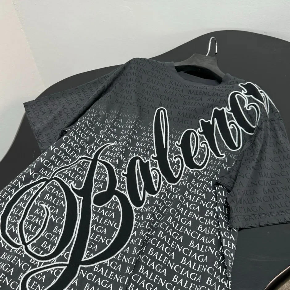 1788081655437761.webp 総柄プリント ユニセックス 半袖Tシャツ バレンシアガ Tシャツ 偽物 オーバーサイズ