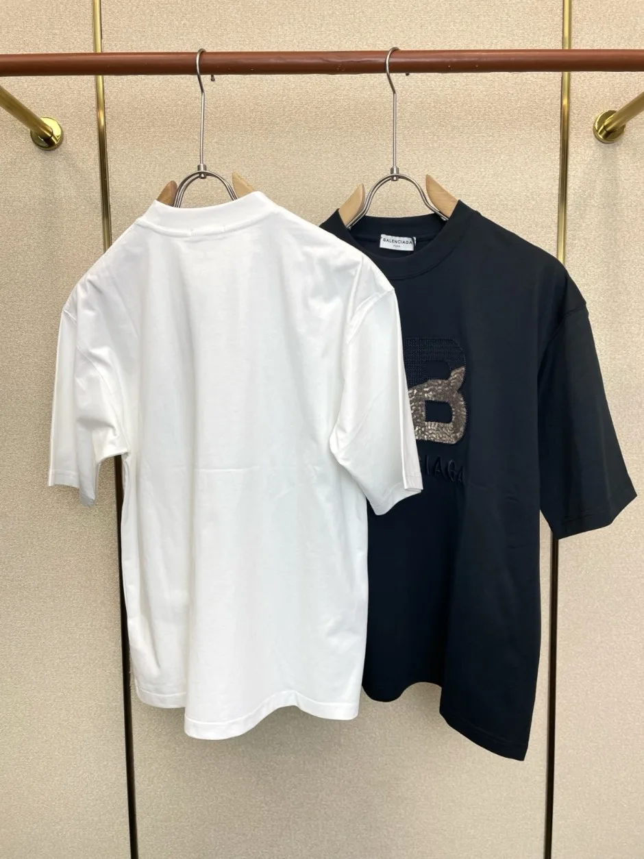 1788083879995945.webp カジュアルロゴ入り バレンシアガ Tシャツ 偽物 クルーネック 半袖Tシャツ