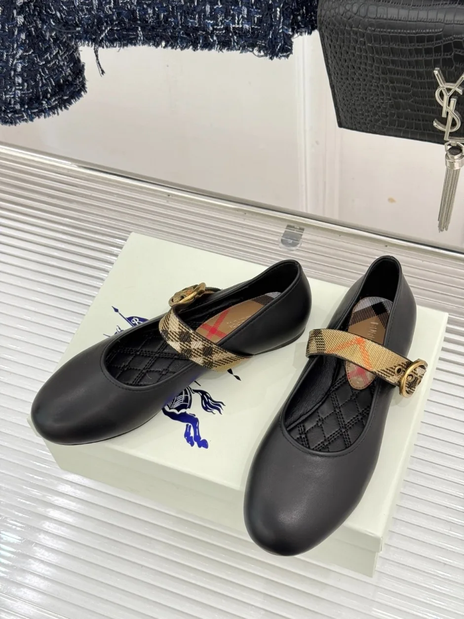 チェックストラップ レザー ロビンバレリーナ バーバリー 偽物 フラットシューズ ブラック