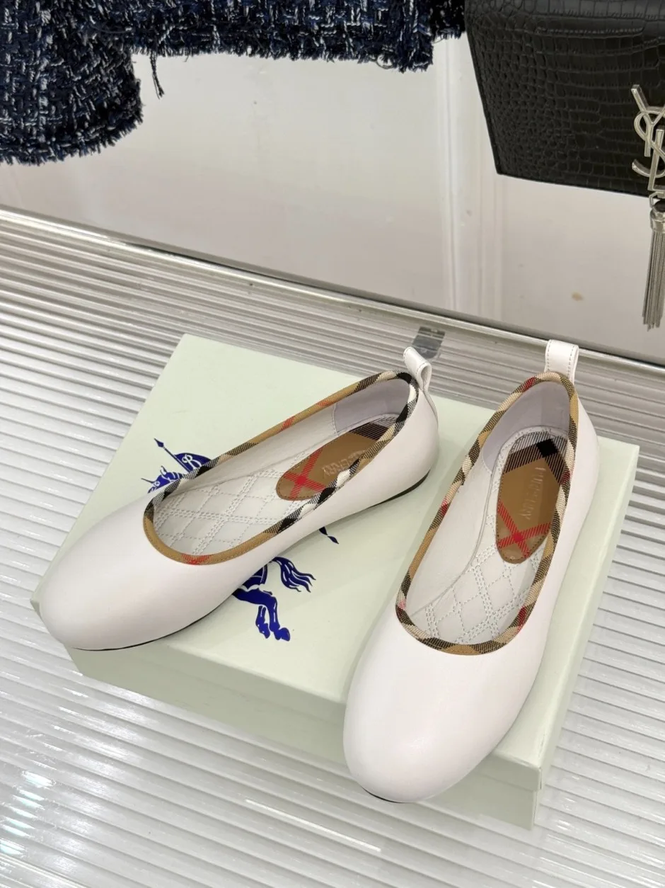 バーバリー 偽物 チェックトリム レザー ロビンバレリーナ フラットシューズ