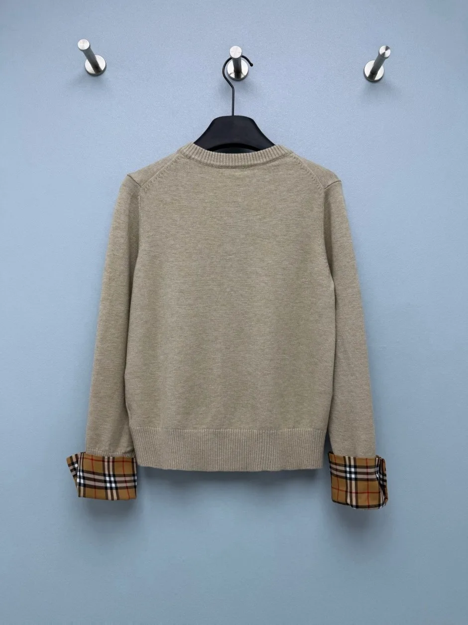 1788163086387659.webp EKD刺繍 チェックカフス クルーネック カーディガン バーバリー ニット 偽物 ベージュ