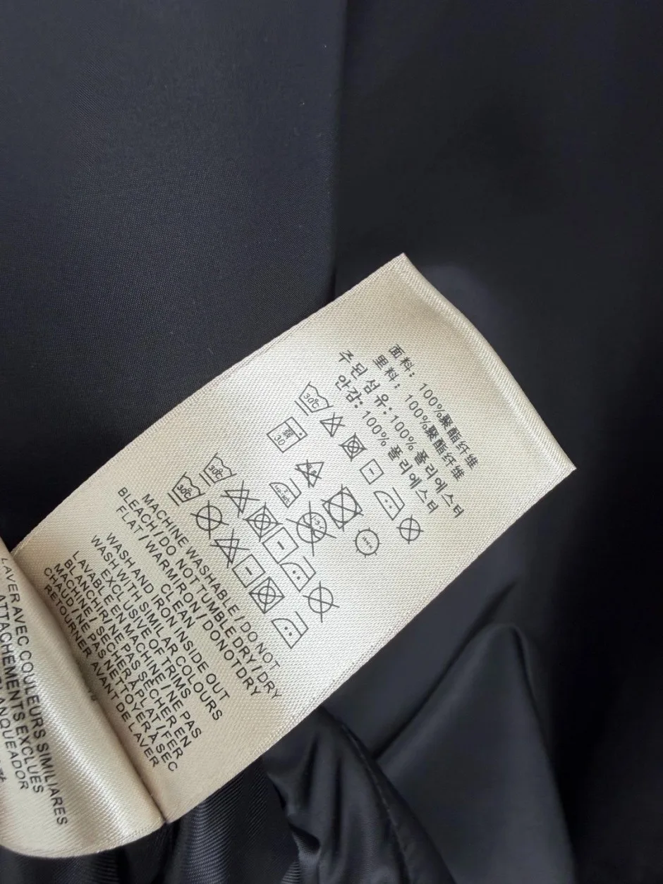 洗練された ラグランスリーブ フーデッドジャケット バーバリー ジャケット 偽物 ブラック