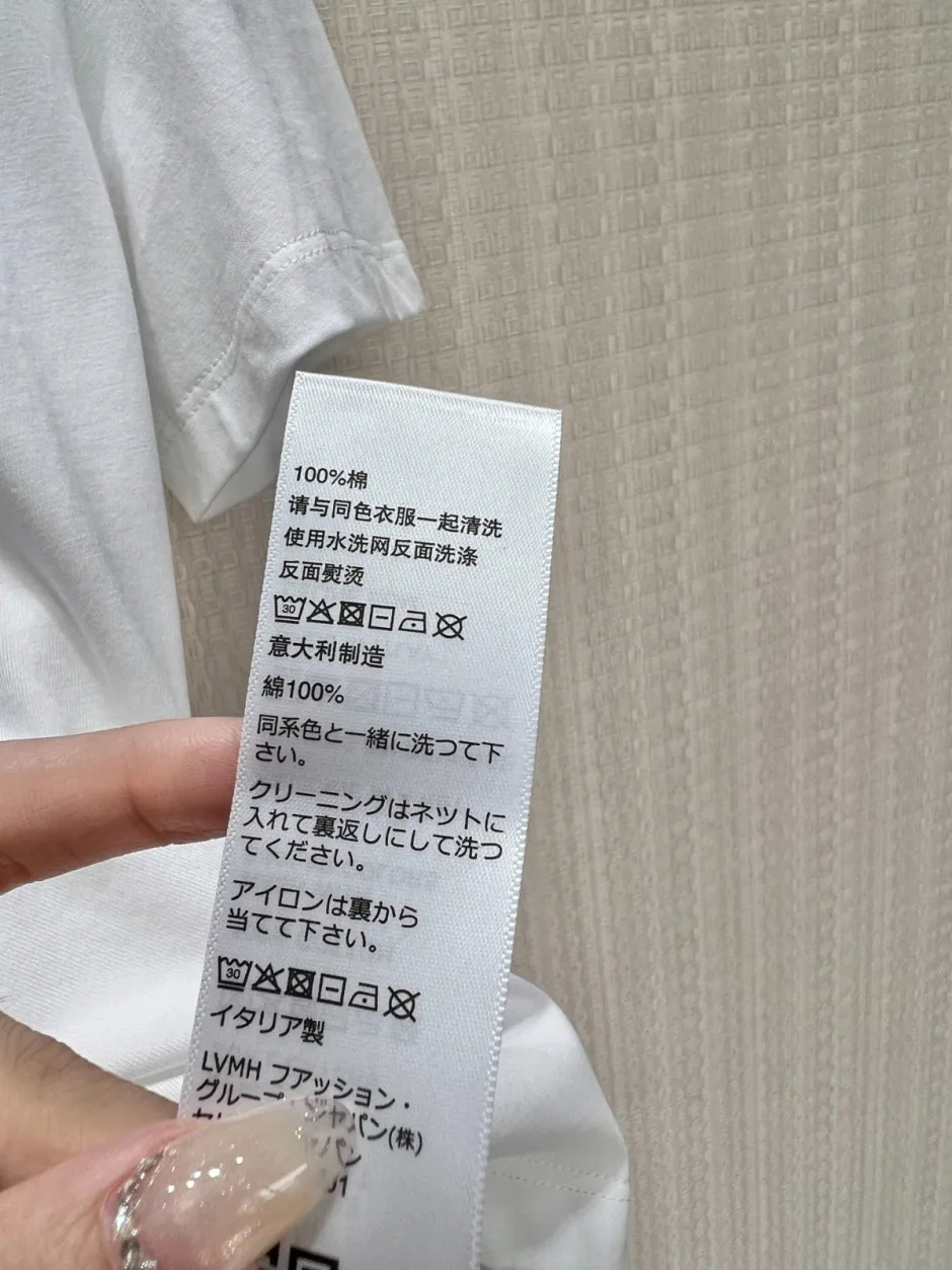 1788405717175576.webp お洒落 ロゴプリント 半袖Tシャツ セリーヌ Tシャツ 偽物 コットン ホワイト