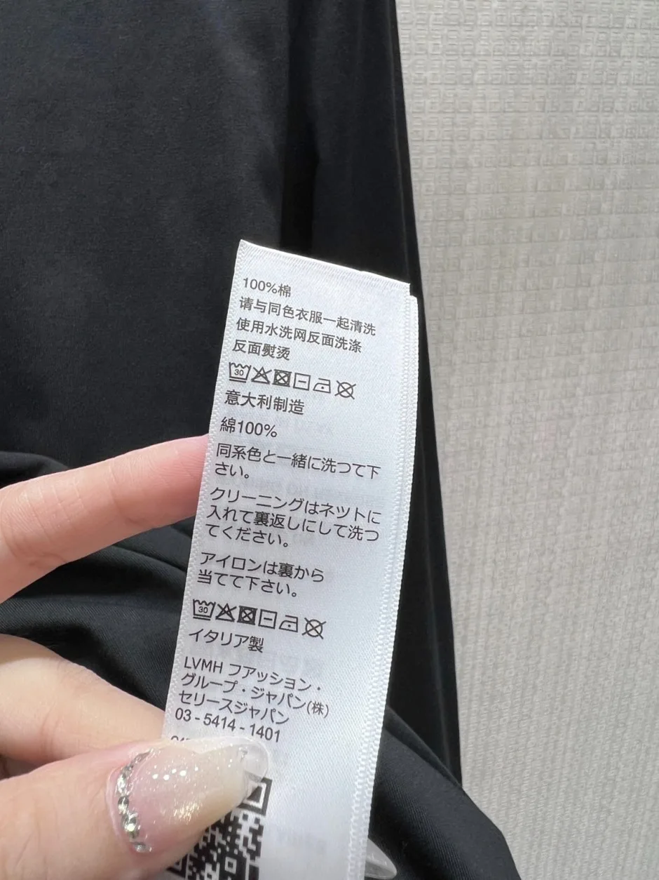 1788409030300877.webp ベーシック 合わせやすい セリーヌ Tシャツ 偽物 コットン ロゴ 長袖Tシャツ ブラック