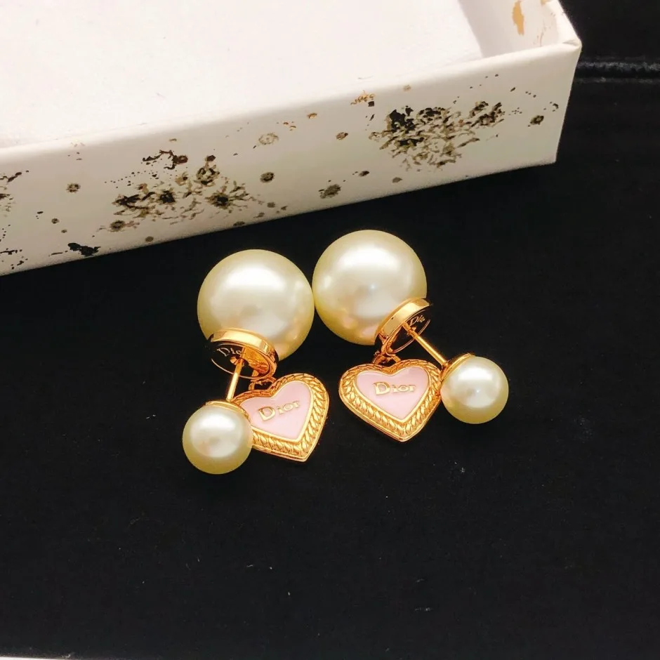 大人可愛い パール＆ハートモチーフ ピアス クリスチャン・ディオール イヤリング 偽物