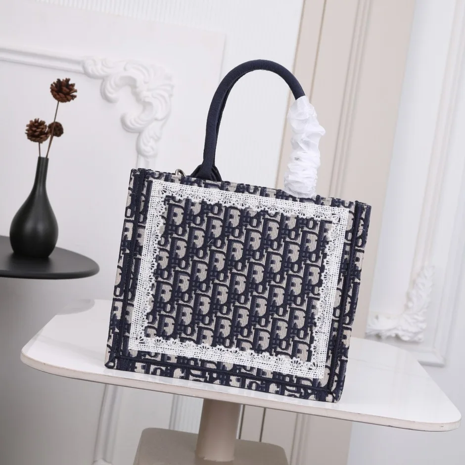 1788528654323831.webp Dior Book Tote ストラップ付きバッグ スモール クリスチャン・ディオール コピー