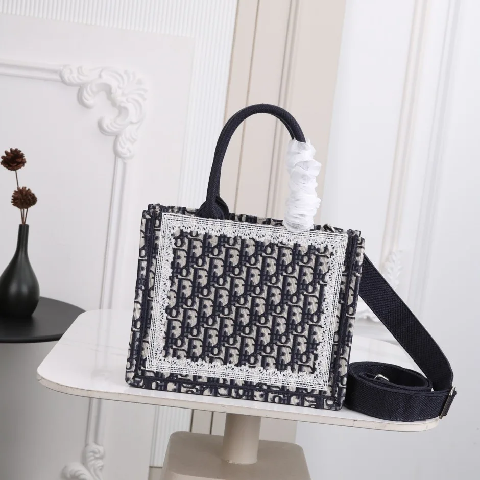 1788529514993487.webp 可愛い Dior Book Tote ストラップ付きバッグ スモール クリスチャン・ディオール コピー