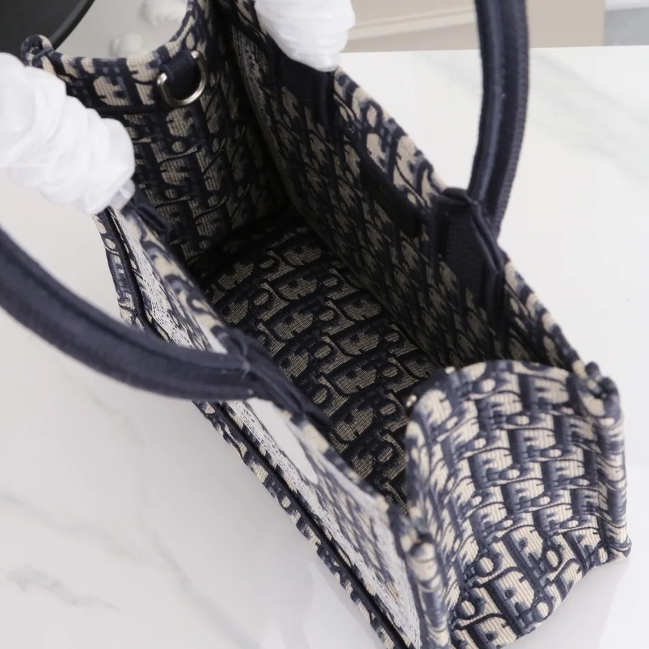1788529516119993.webp 可愛い Dior Book Tote ストラップ付きバッグ スモール クリスチャン・ディオール コピー