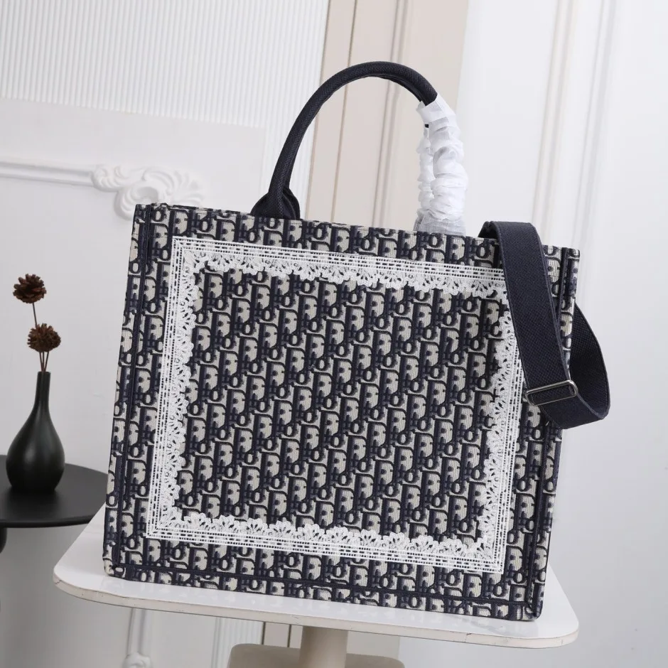 1788530863730682.webp Dior Book Tote ラージ クリスチャン・ディオール コピー エレガント ストラップ付きバッグ