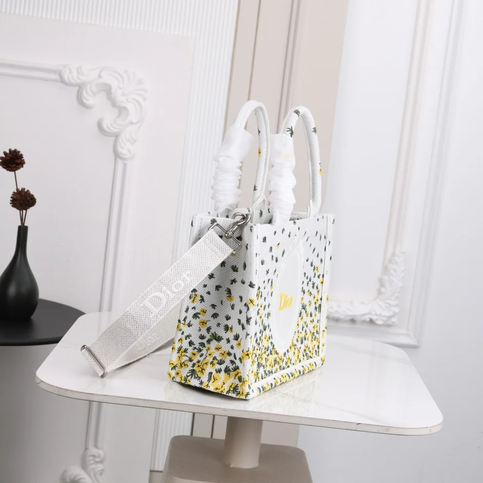 1788531192615289.webp 爽やか Dior Book Tote ストラップ付きバッグ スモール クリスチャン・ディオール コピー