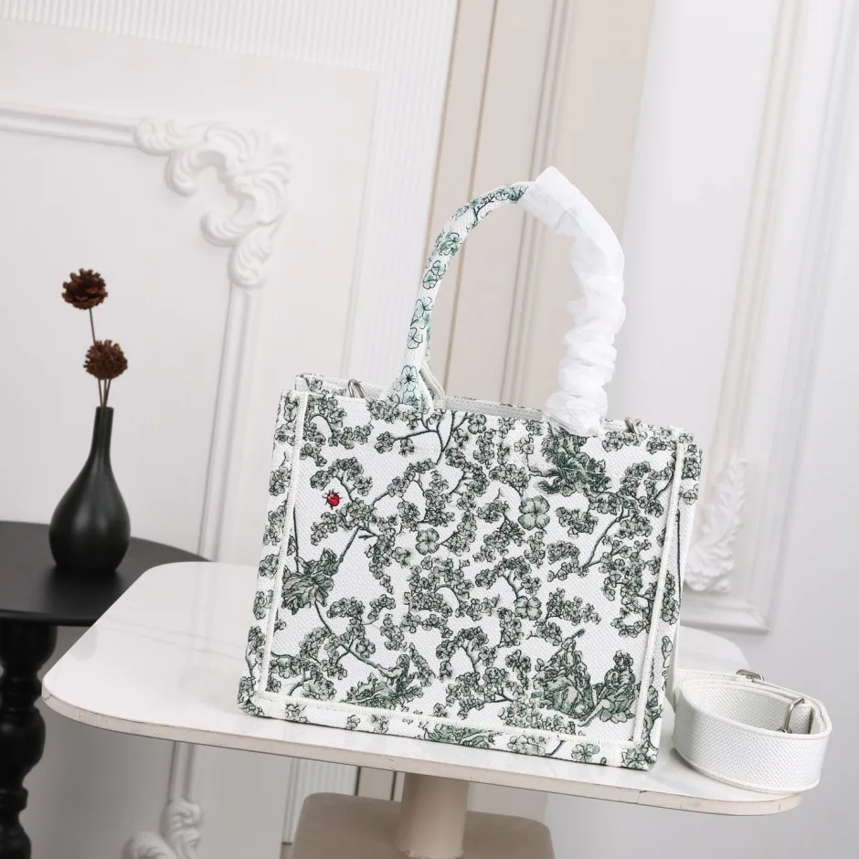 1788579409247029.webp Dior ブックトート クローバー 刺繍 クリスチャン・ディオール コピー スモール
