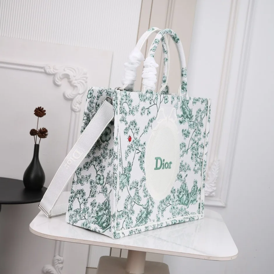1788580166461315.webp Dior ブックトート クローバー 刺繍 クリスチャン・ディオール コピー ラージ