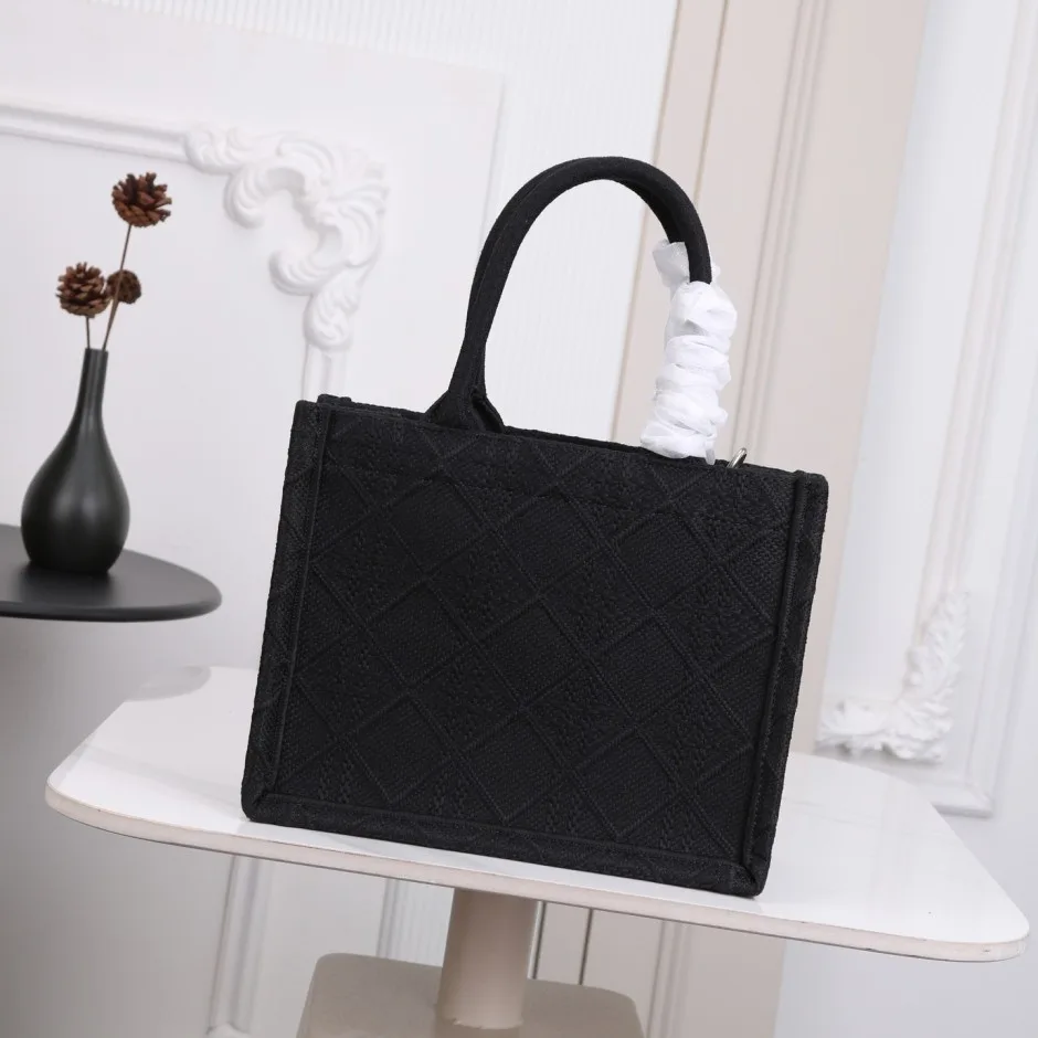 1788582821794439.webp てんとう虫 Dior Book Tote ストラップ付きバッグ スモール クリスチャン・ディオール コピー
