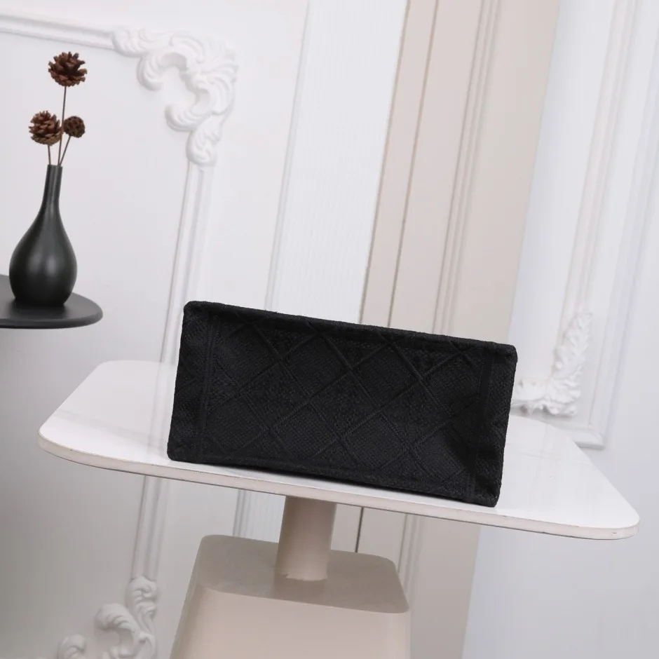 1788582822934437.webp てんとう虫 Dior Book Tote ストラップ付きバッグ スモール クリスチャン・ディオール コピー
