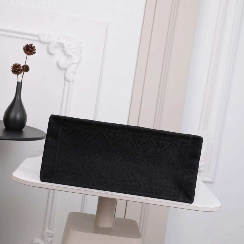 1788583023214741.webp てんとう虫 Dior Book Tote ストラップ付きバッグ ミディアム クリスチャン・ディオール コピー