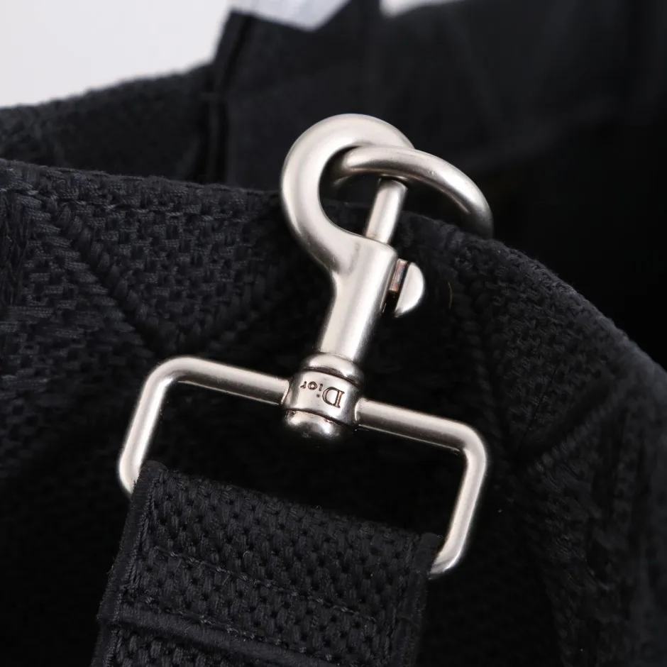 1788583023338623.webp てんとう虫 Dior Book Tote ストラップ付きバッグ ミディアム クリスチャン・ディオール コピー