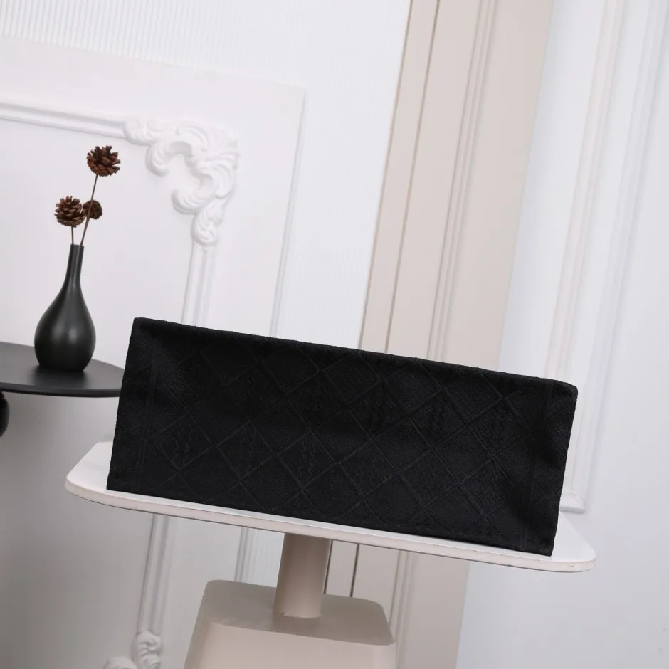 1788583186776452.webp てんとう虫 Dior Book Tote ストラップ付きバッグ ラージ クリスチャン・ディオール コピー