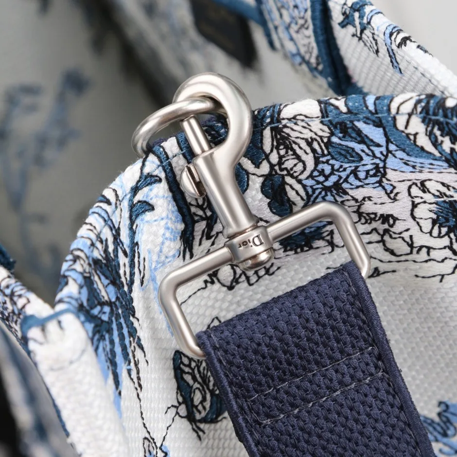 1788583737762810.webp 上品 カジュアル 刺繍入り Dior Book Tote ストラップ付きバッグ ミディアム クリスチャン・ディオール コピー