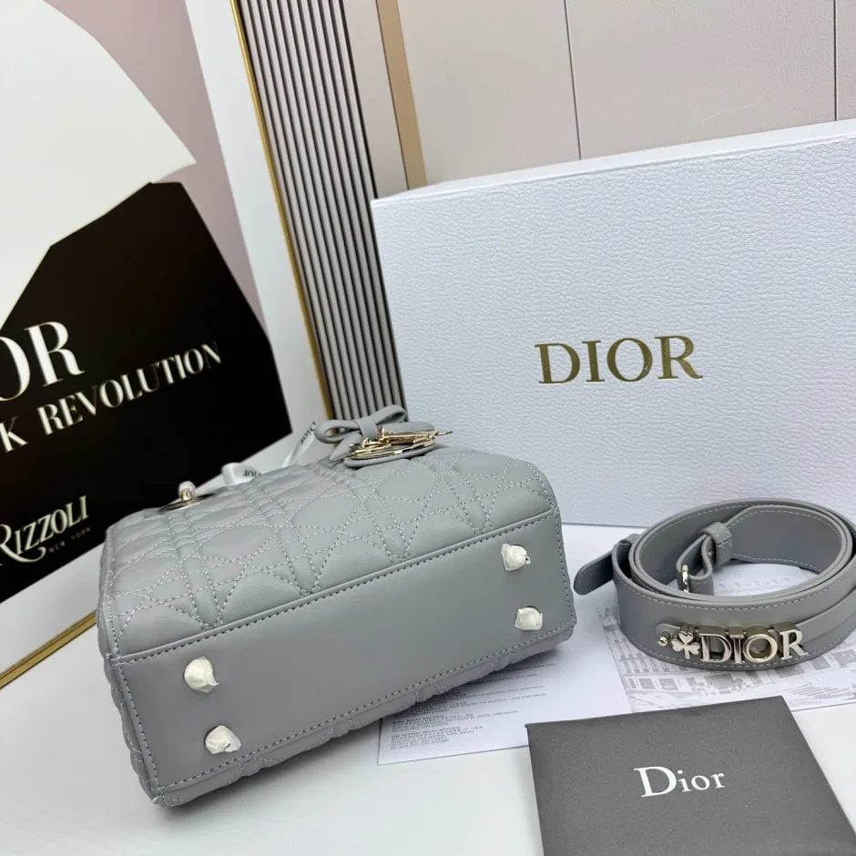 1788585850197814.webp Lady Dior ストラップ付き バッグ スモール クリスチャン・ディオール コピー グレー