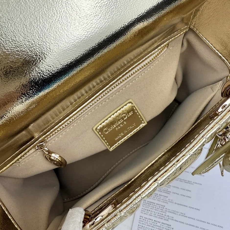 1788586650843658.webp クリスチャン・ディオール コピー Lady Dior ストラップ付き バッグ スモール ゴールド