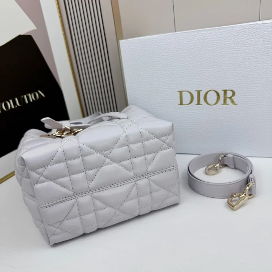 フェミニン Dior Toujours スモール ハンドバッグ クリスチャン・ディオール コピー ライトパープル