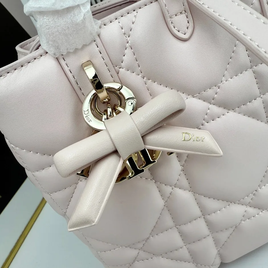 1788589078615079.webp フェミニン Dior Toujours スモール ハンドバッグ クリスチャン・ディオール コピー ピンク
