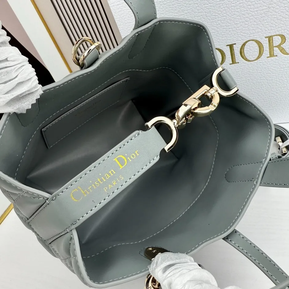 1788589362918133.webp カジュアル Dior Toujours スモール ハンドバッグ クリスチャン・ディオール コピー グレー