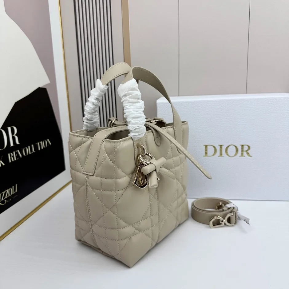 1788589801692914.webp 人気 クラシック クリスチャン・ディオール コピー Dior Toujours スモール ハンドバッグ アイボリー