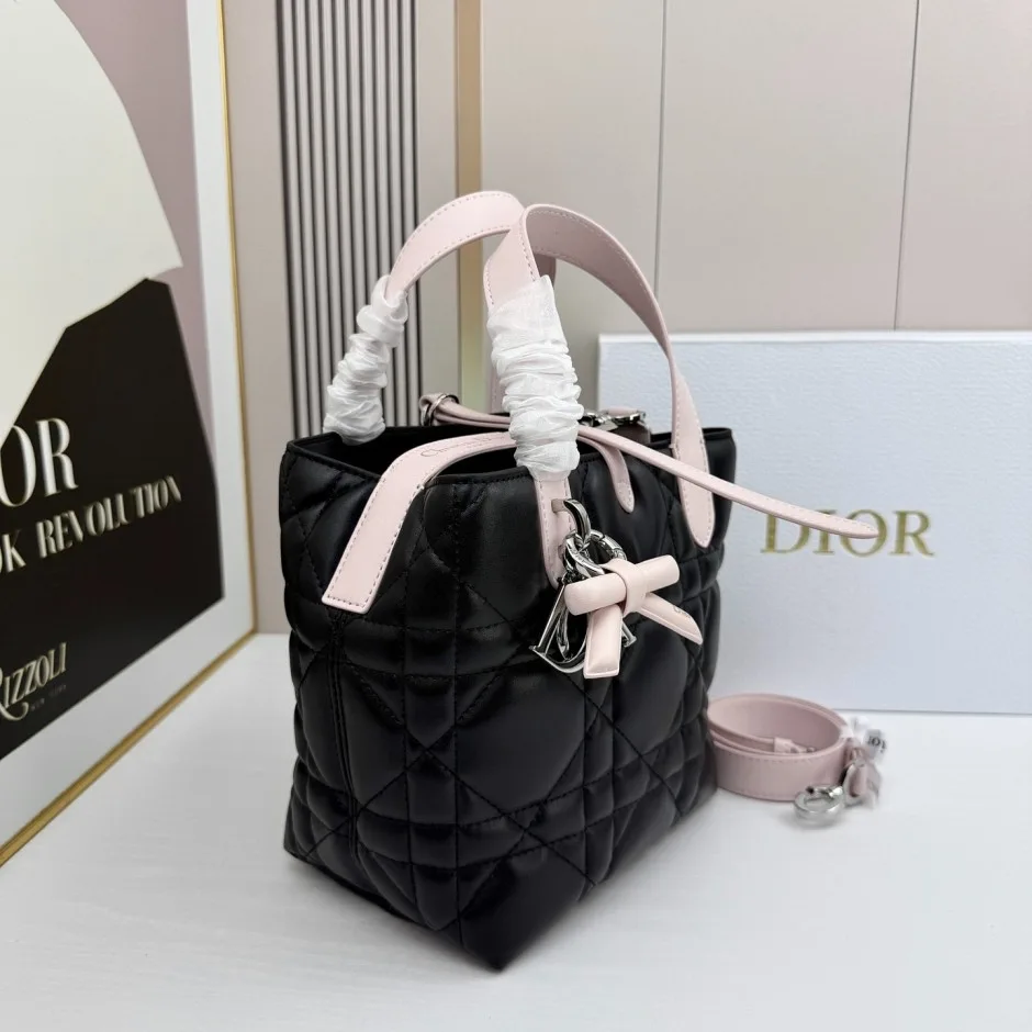 1788590218242001.webp クリスチャン・ディオール コピー 可愛い エレガント Dior Toujours スモール ハンドバッグ