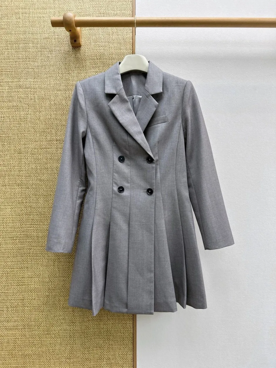ダブルブレスト プリーツ クリスチャン・ディオール ワンピース 偽物 グレー