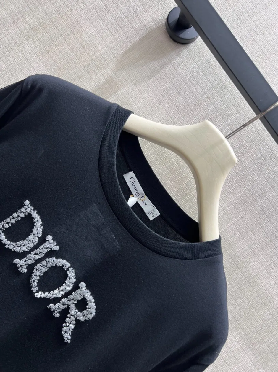 ベーシック ロゴ入り 長袖Tシャツ クリスチャン・ディオール Tシャツ コピー ブラック