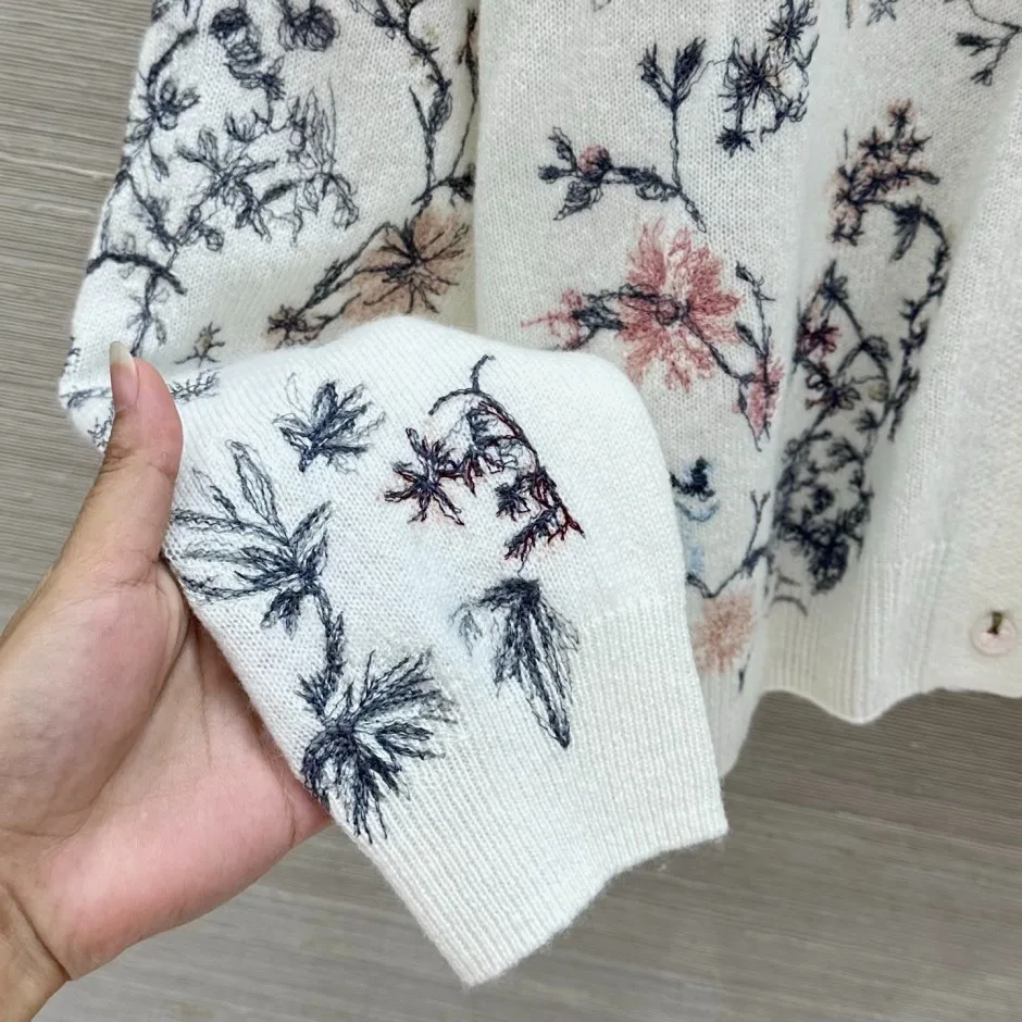 1788838409278663.webp ボタニカル刺繍 クルーネック カーディガン クリスチャン・ディオール ニット 偽物 ホワイト