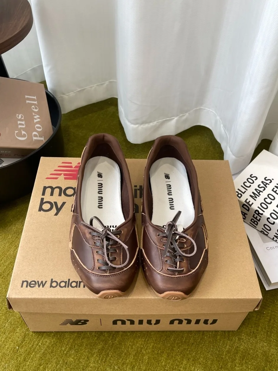 1789037480652099.webp ミュウミュウ スニーカー 偽物 MIUMIU × New Balance レザー シューズ ダークブラウン