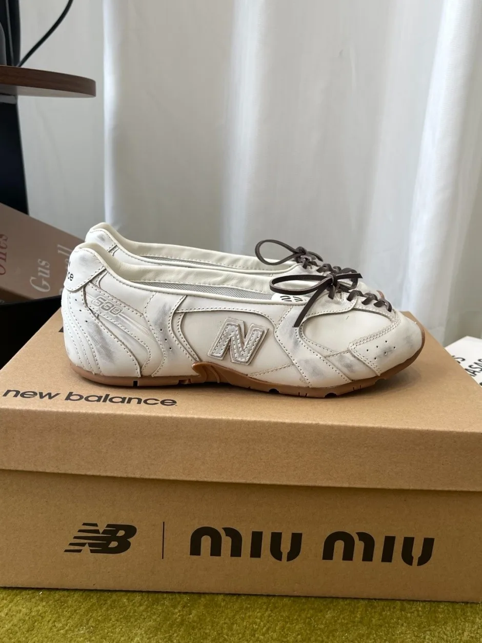 1789037622625283.webp ミュウミュウ スニーカー 偽物 MIUMIU × New Balance レザー シューズ ホワイト