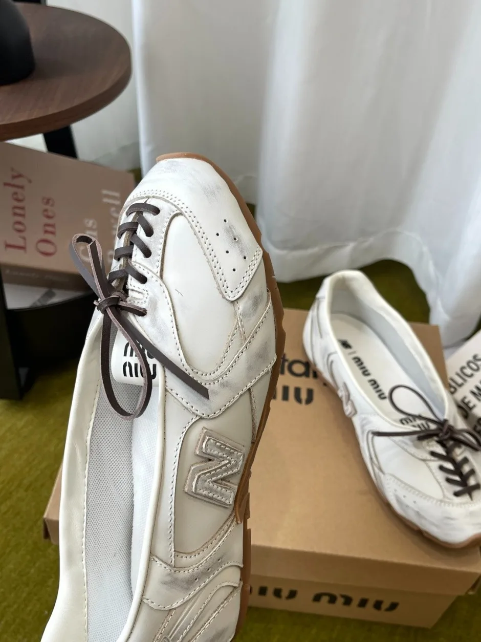 1789037627338229.webp ミュウミュウ スニーカー 偽物 MIUMIU × New Balance レザー シューズ ホワイト