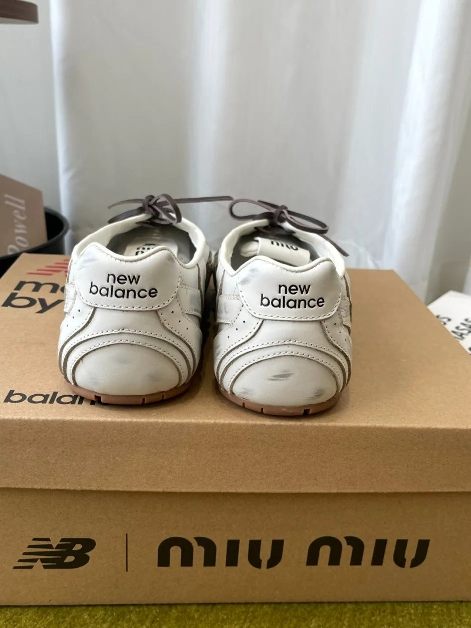 1789037627605056.webp ミュウミュウ スニーカー 偽物 MIUMIU × New Balance レザー シューズ ホワイト
