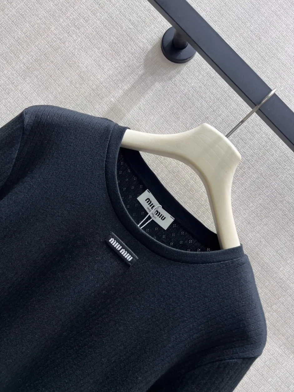 シンプル 合わせやすい カットソー ミュウミュウ Tシャツ 偽物 コットン ブラック