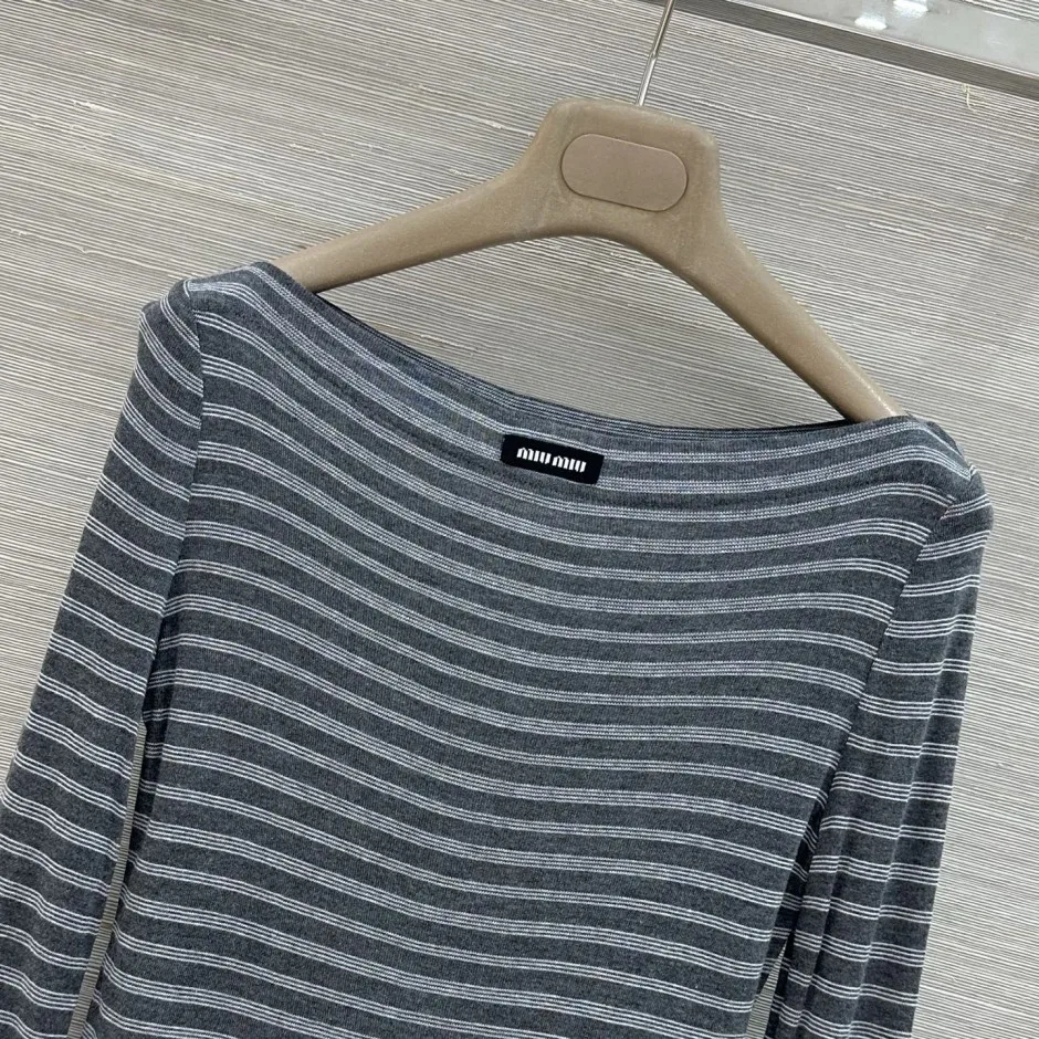ボーダー柄 ボートネック 長袖トップス ミュウミュウ Tシャツ 偽物 シルク