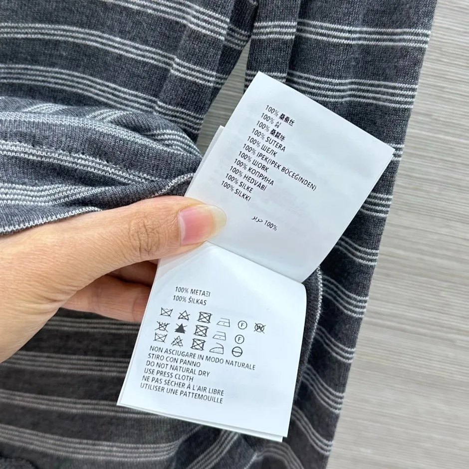 ボーダー柄 ボートネック 長袖トップス ミュウミュウ Tシャツ 偽物 シルク