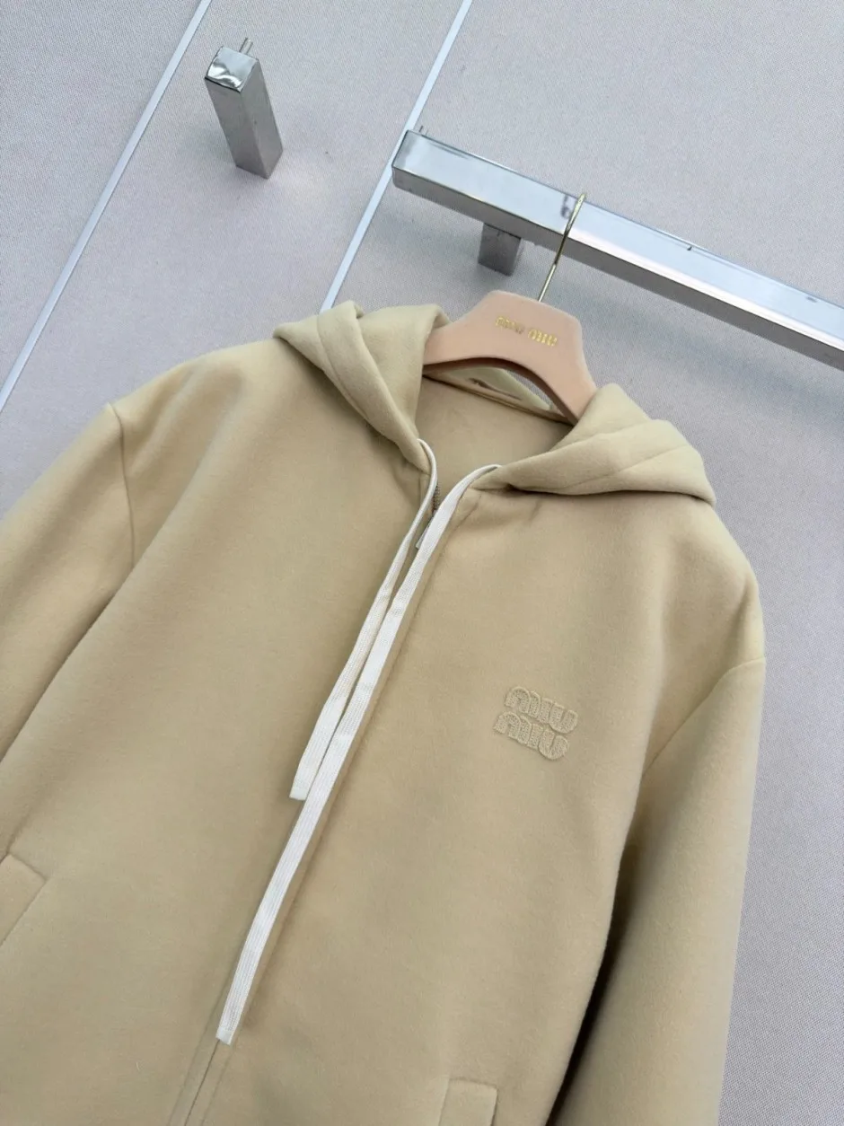 カジュアル ウール＆カシミヤ ジップアップ フーディー ミュウミュウ ジャケット 偽物 ベージュ